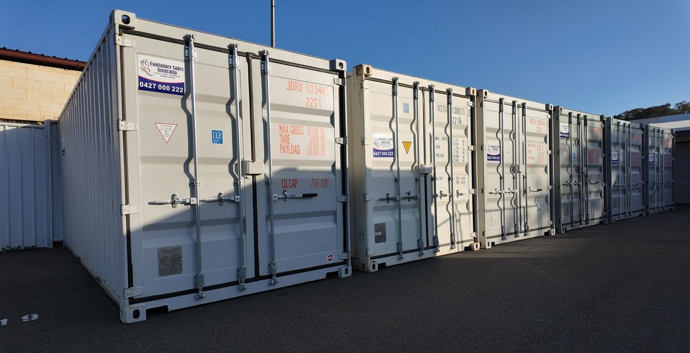 Storage unit / locker — 20ft at 27 Toolooa Street, South Gladstone